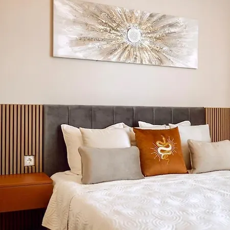 Urban Glow Next To Hospital By Cosher Apartament Bŭnzarito