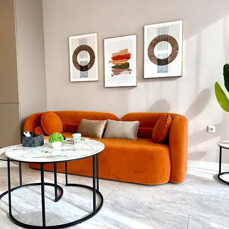 Urban Glow Next To Hospital By Cosher * Bŭnzarito