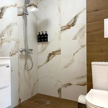 Urban Glow Next To Hospital By Cosher Apartament