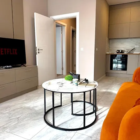 Urban Glow Next To Hospital By Cosher Apartament *